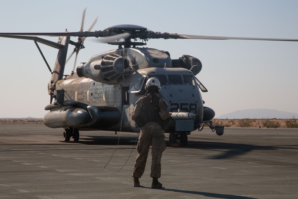 HMH-361 conducts flight operations during SLTE 4-25