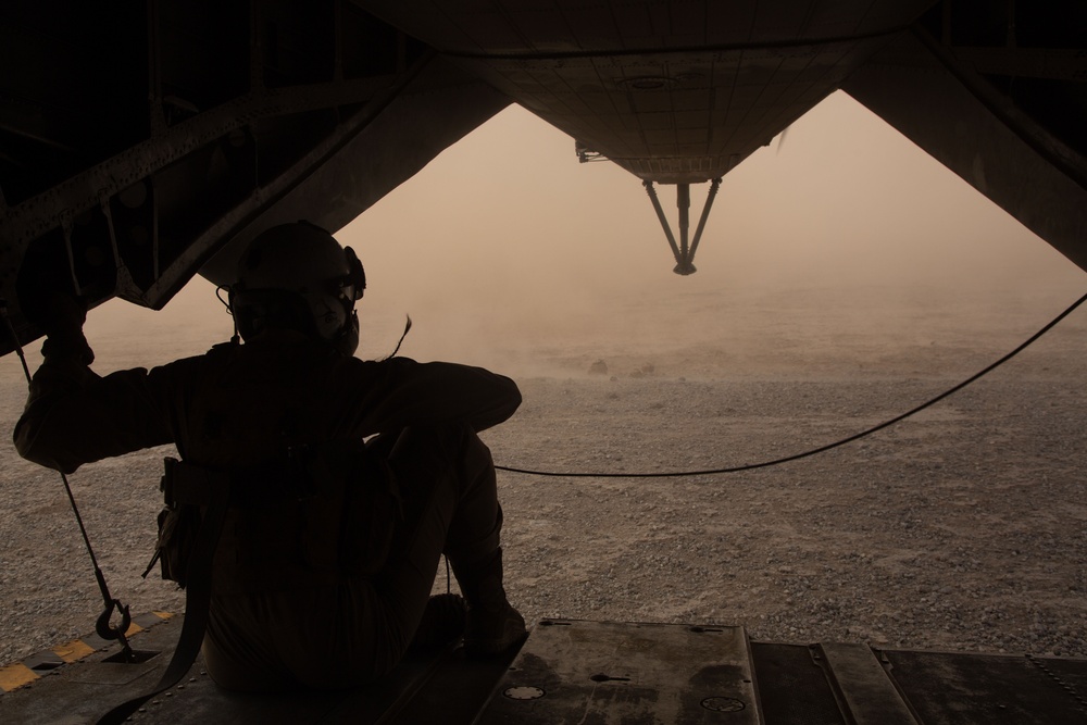 HMH-361 conducts flight operations during SLTE 4-25