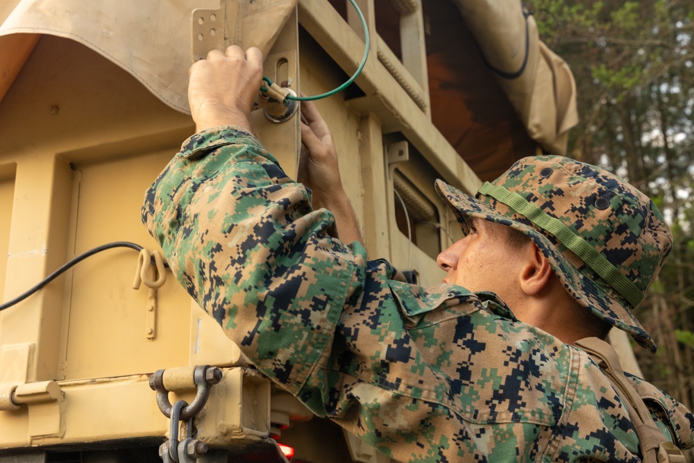 CLB-22 transports V 2/2 for urban operations during DFT