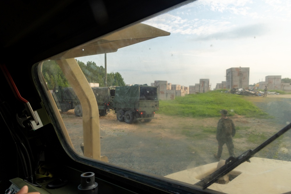 CLB-22 transports V 2/2 for urban operations during DFT