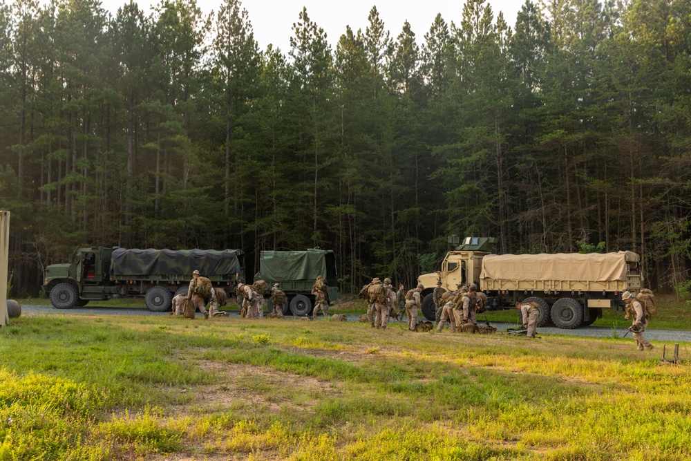 CLB-22 transports V 2/2 for urban operations during DFT