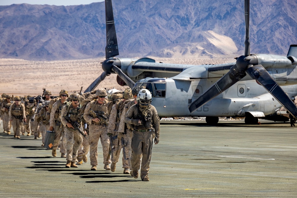 HMH-361 conducts rapid insertion during SLTE 4-25