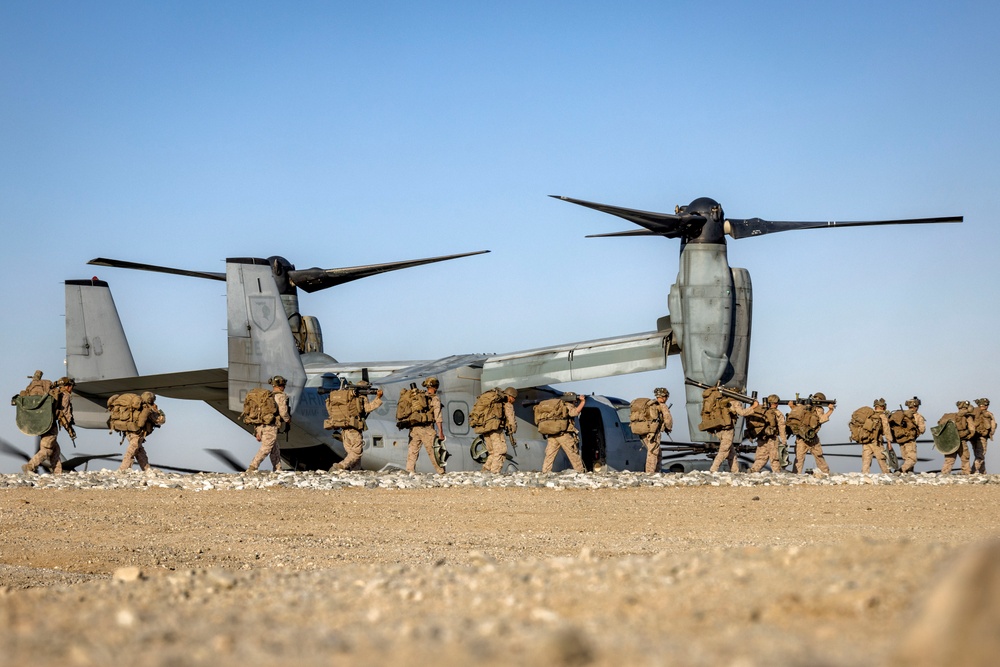 HMH-361 conducts rapid insertion during SLTE 4-25