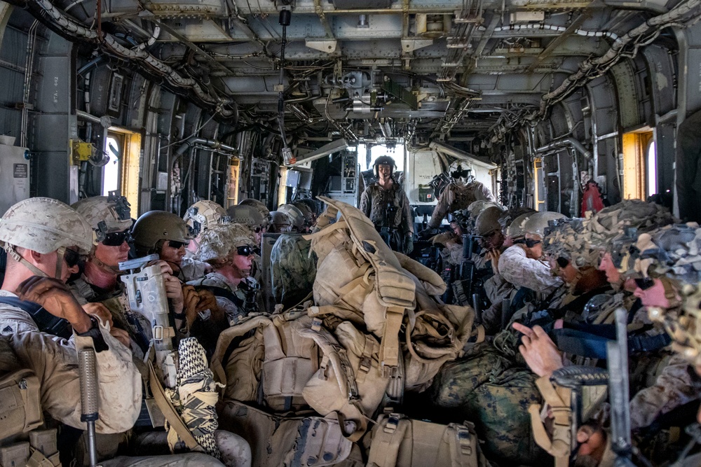 HMH-361 conducts rapid insertion during SLTE 4-25