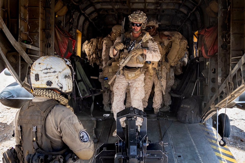 HMH-361 conducts rapid insertion during SLTE 4-25