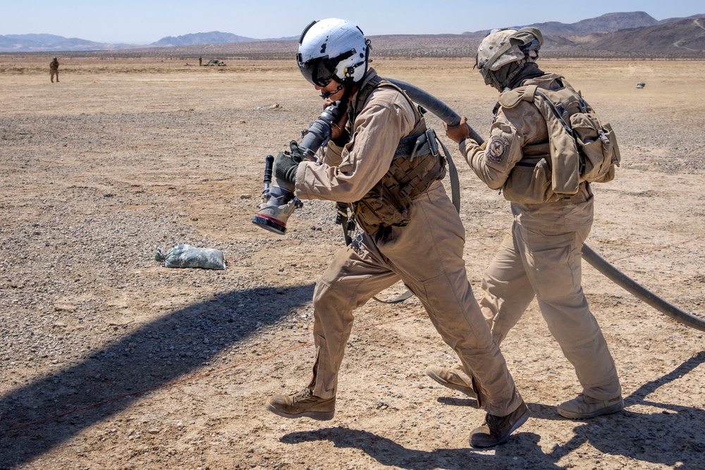 HMLA-367 conducts FARP operations during SLTE 4-25