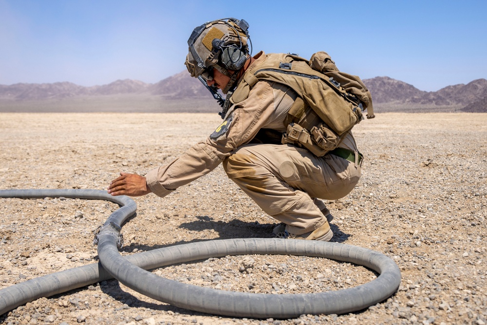 HMLA-367 conducts FARP operations during SLTE 4-25