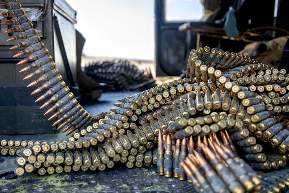 HMLA-367 conducts FARP operations during SLTE 4-25