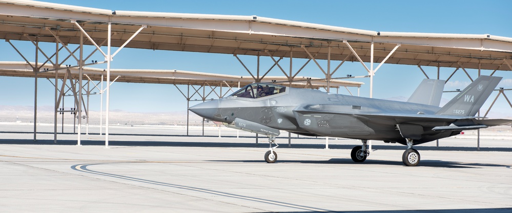 Gen. Drowley completes fini flight in F-35