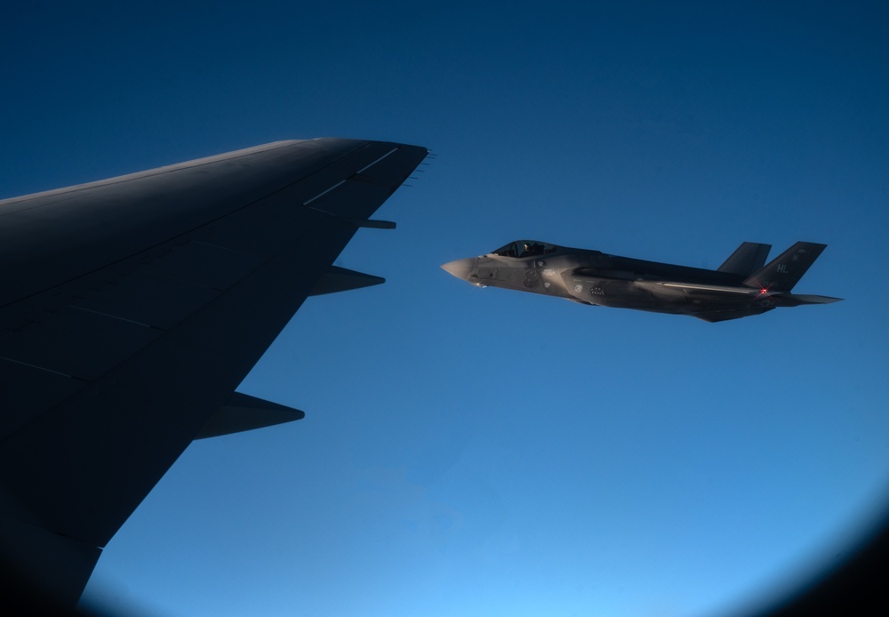 22 ARW keeps fighters in the air during BE 25-3