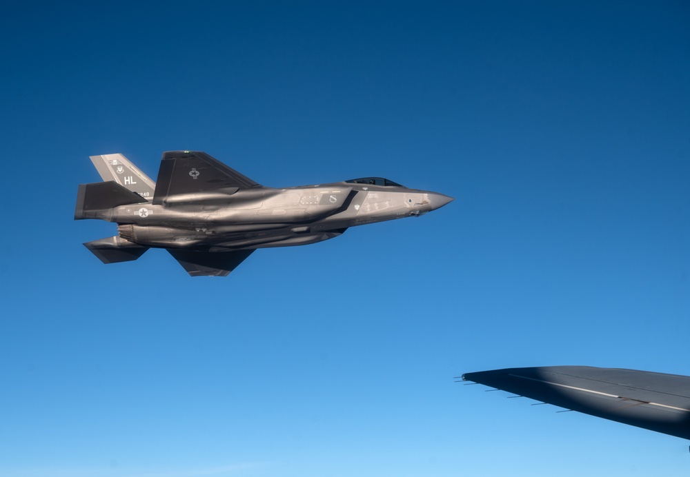 22 ARW keeps fighters in the air during BE 25-3