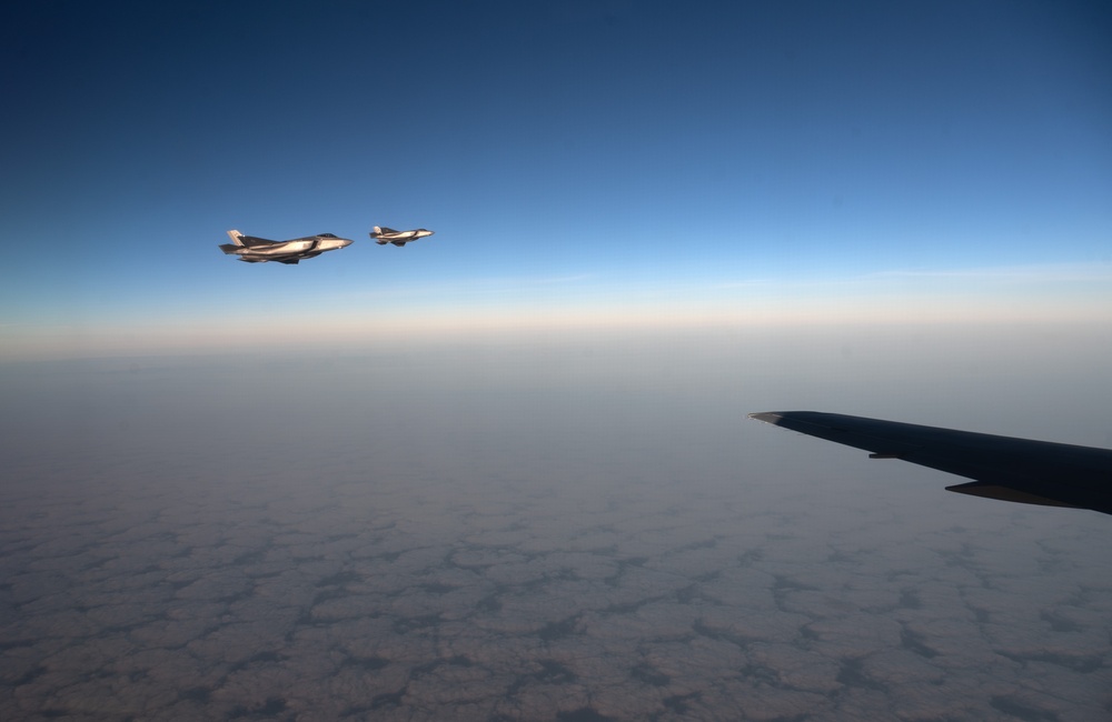 22 ARW keeps fighters in the air during BE 25-3
