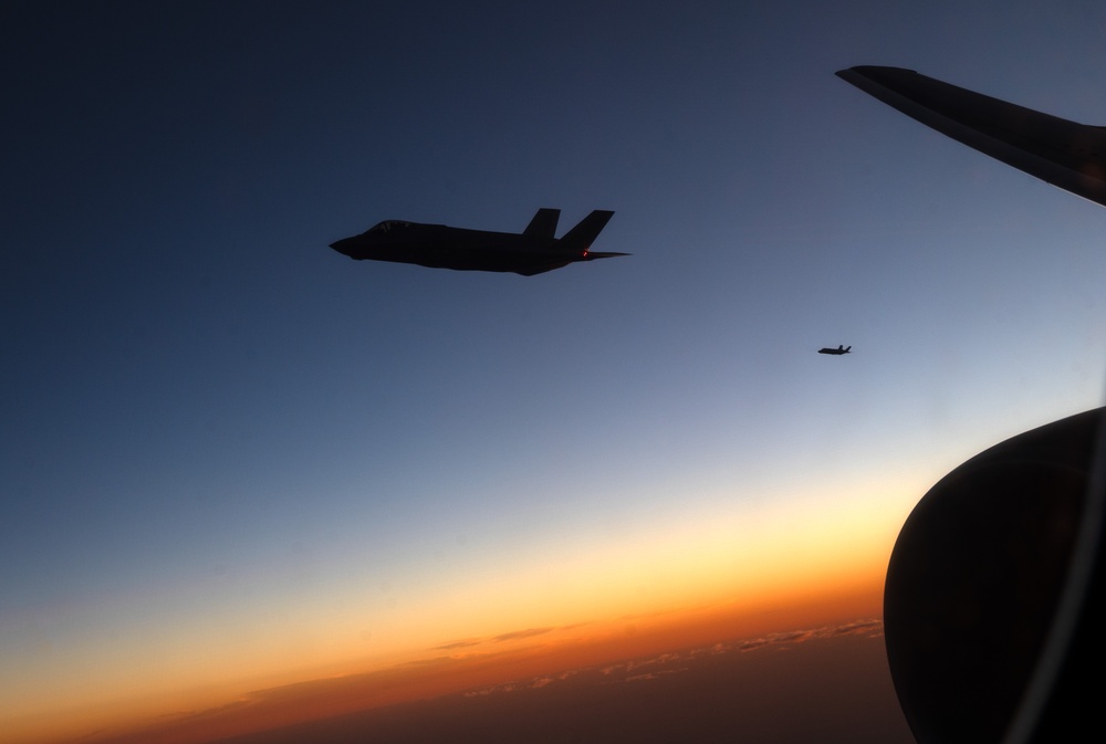 22 ARW keeps fighters in the air during BE 25-3