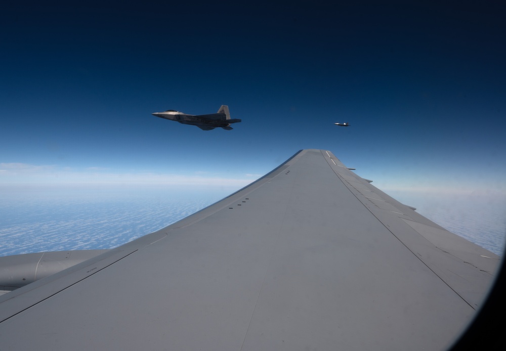 22 ARW keeps fighters in the air during BE 25-3