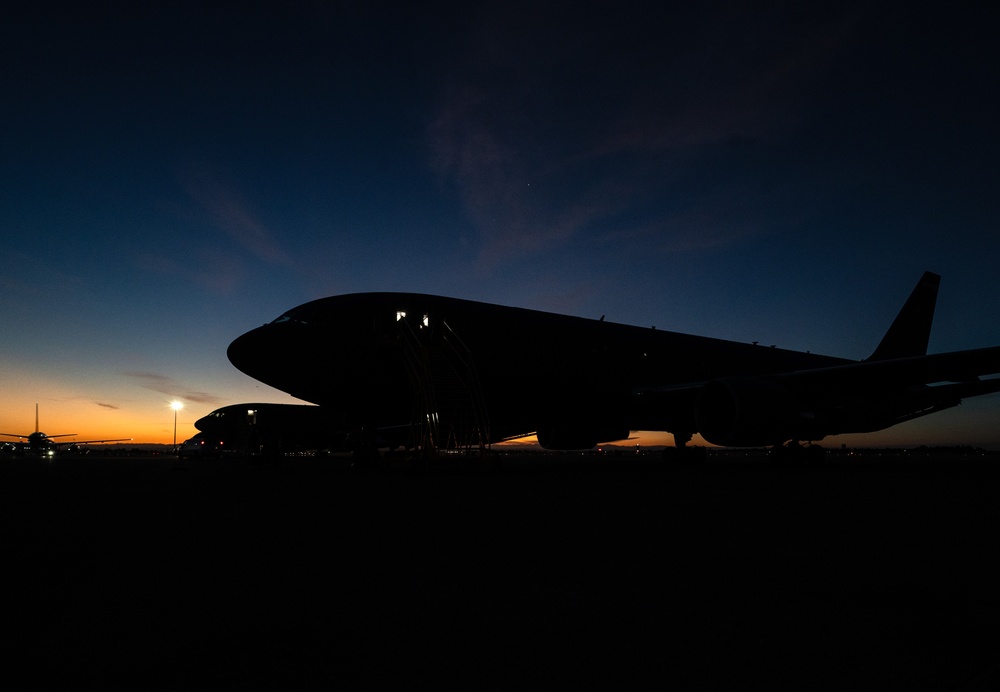 22 ARW keeps fighters in the air during BE 25-3