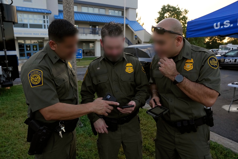 U.S. Border Patrol agents patrol alongside D.C. Police