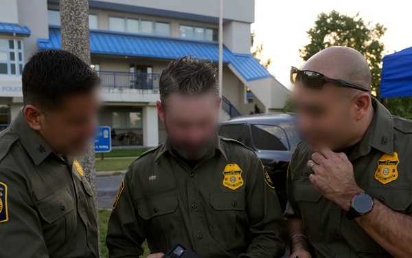 U.S. Border Patrol agents patrol alongside D.C. Police
