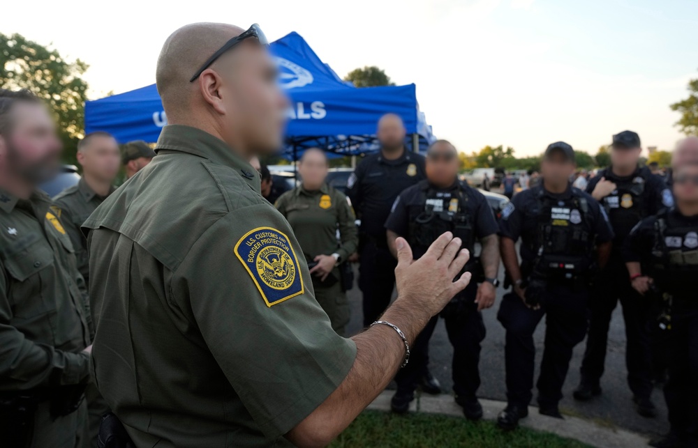 U.S. Border Patrol agents patrol alongside D.C. Police