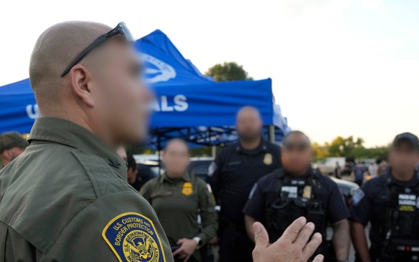 U.S. Border Patrol agents patrol alongside D.C. Police