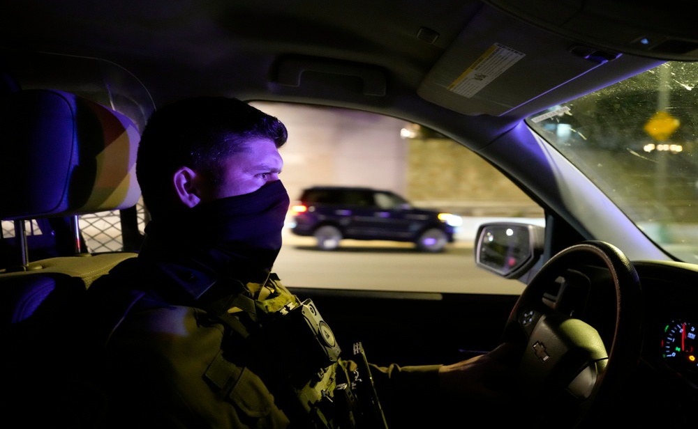 U.S. Border Patrol agents patrol alongside D.C. Police