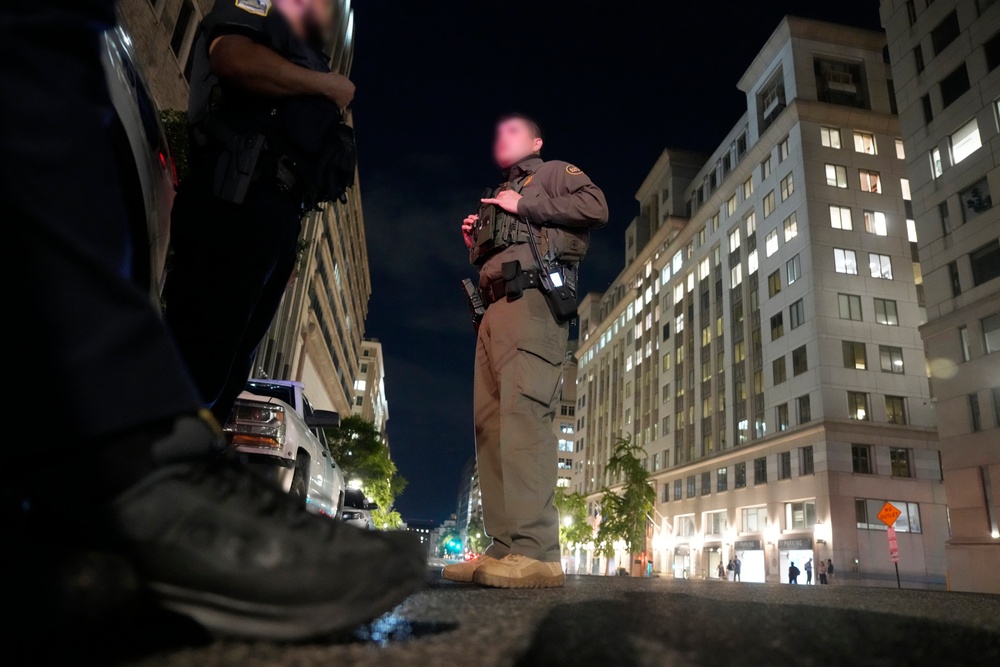 U.S. Border Patrol agents patrol alongside D.C. Police