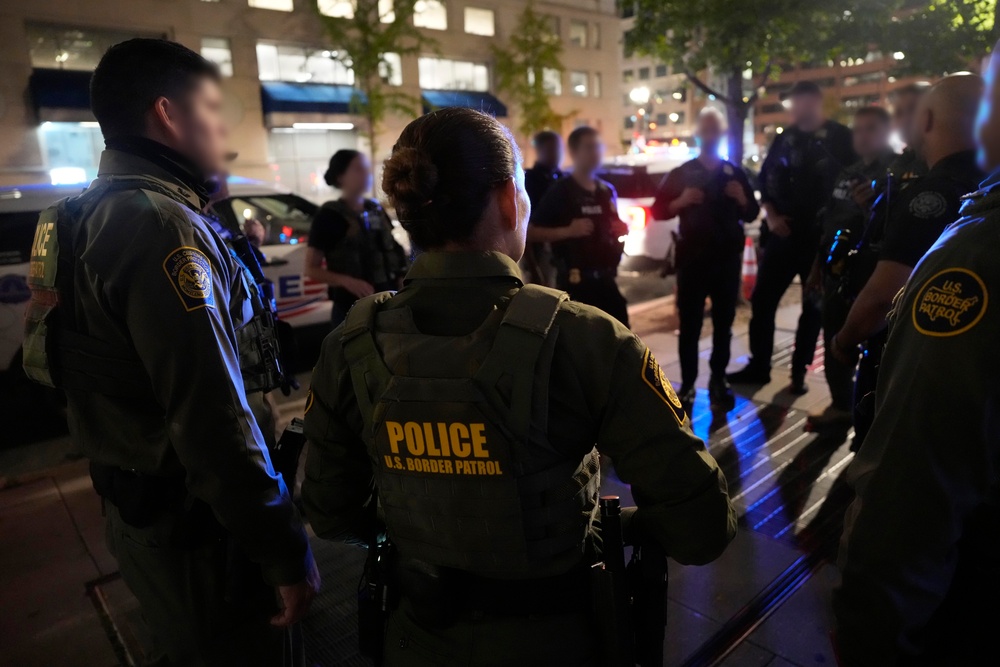 U.S. Border Patrol agents patrol alongside D.C. Police
