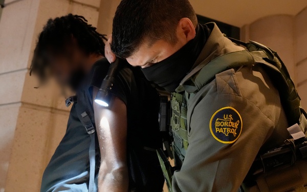 U.S. Border Patrol agents patrol alongside D.C. Police
