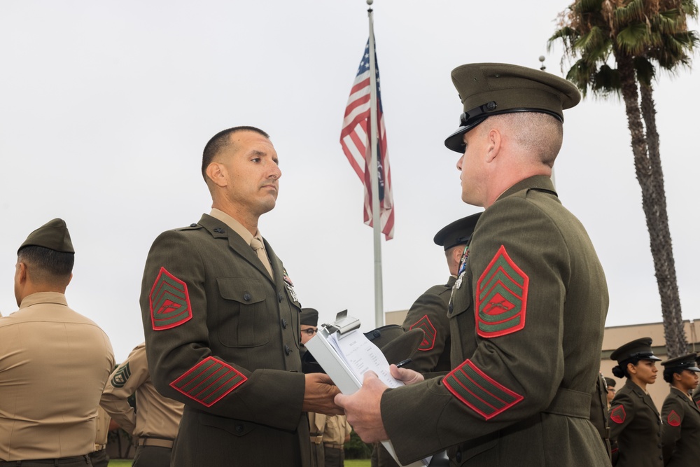 Marines with MWHS-3 perform uniform inspections