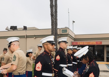 Marines with MWHS-3 perform uniform inspections