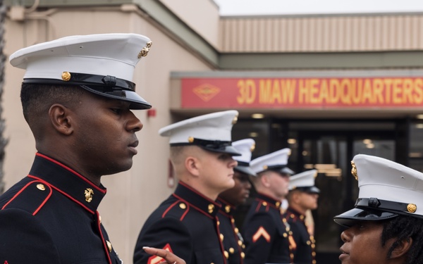 Marines with MWHS-3 perform uniform inspections