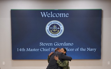 14th Master Chief Petty Officer of the Navy Steven Giordano talks to Senior Enlisted Academy Class 287.