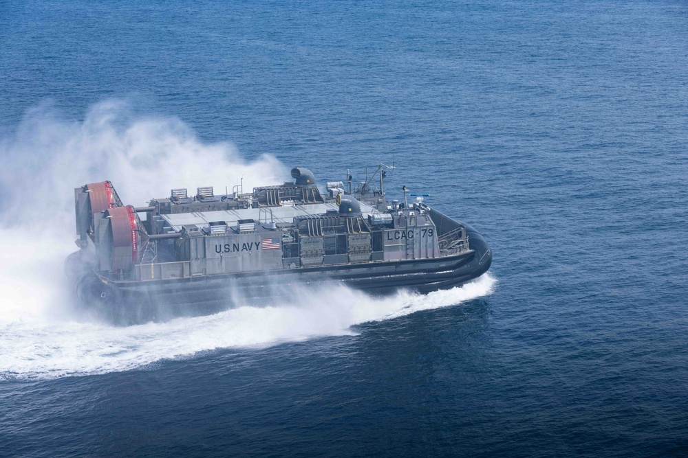 Marines Debark USS SOMERSET (LPD 25)