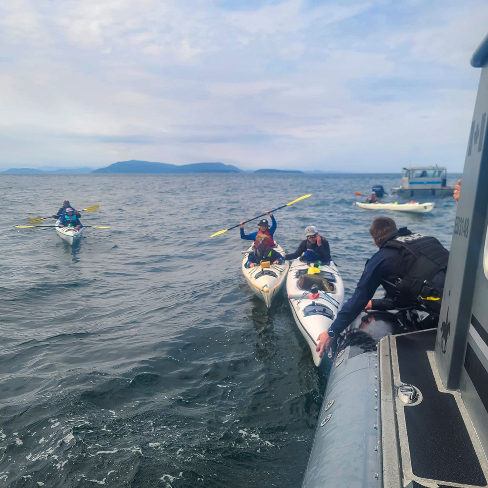 U.S. Coast Guard, Royal Canadian Mounted Police rescue 12 kayakers near San Juan Islands