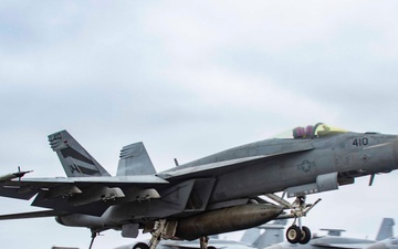 Abraham Lincoln conducts flight operations
