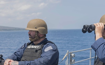 USS Frank Cable Arrives to Banyuwangi, Indonesia