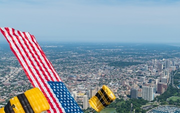 U.S. Army Parachute Team jumps for Chicago Air and Water Show