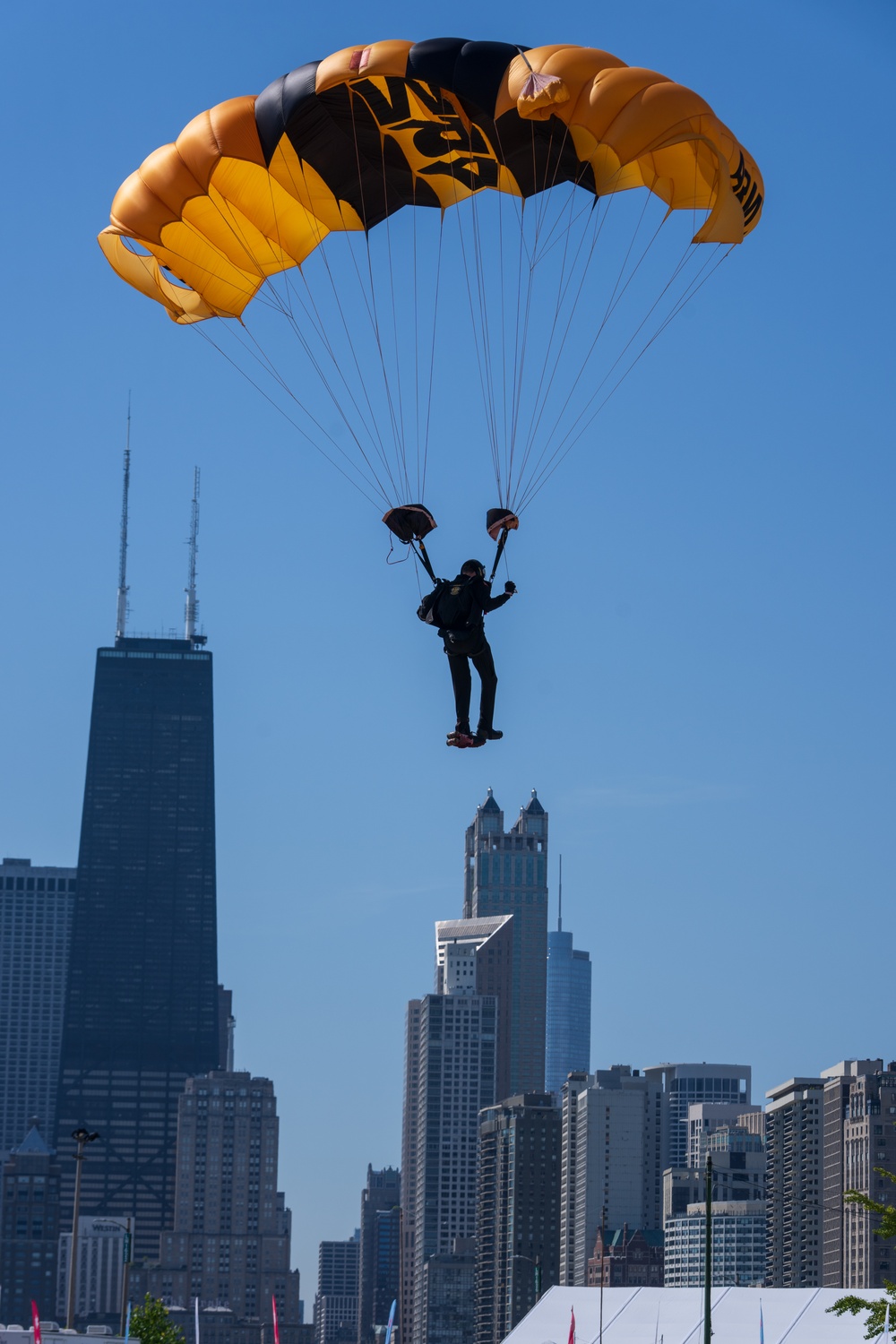 U.S. Army Parachute Team jumps for Chicago Air and Water Show