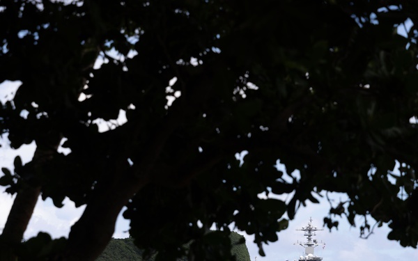 USS George Washington (CVN 73) arrives in Guam for a port visit