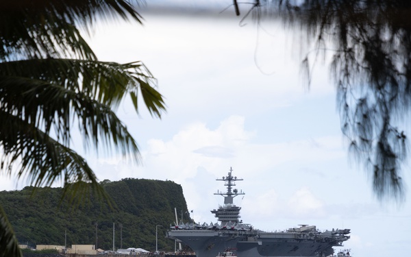 USS George Washington (CVN 73) arrives in Guam for a port visit