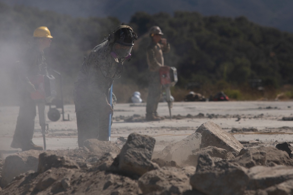 MWSS-372 conducts Exercise Resilient Spear with NMCB-5