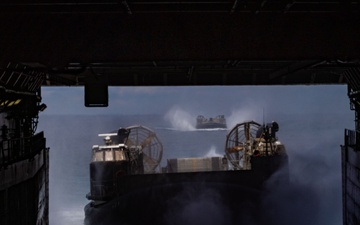 22nd MEU(SOC) | LCAC Onboard Operations Aboard USS San Antonio