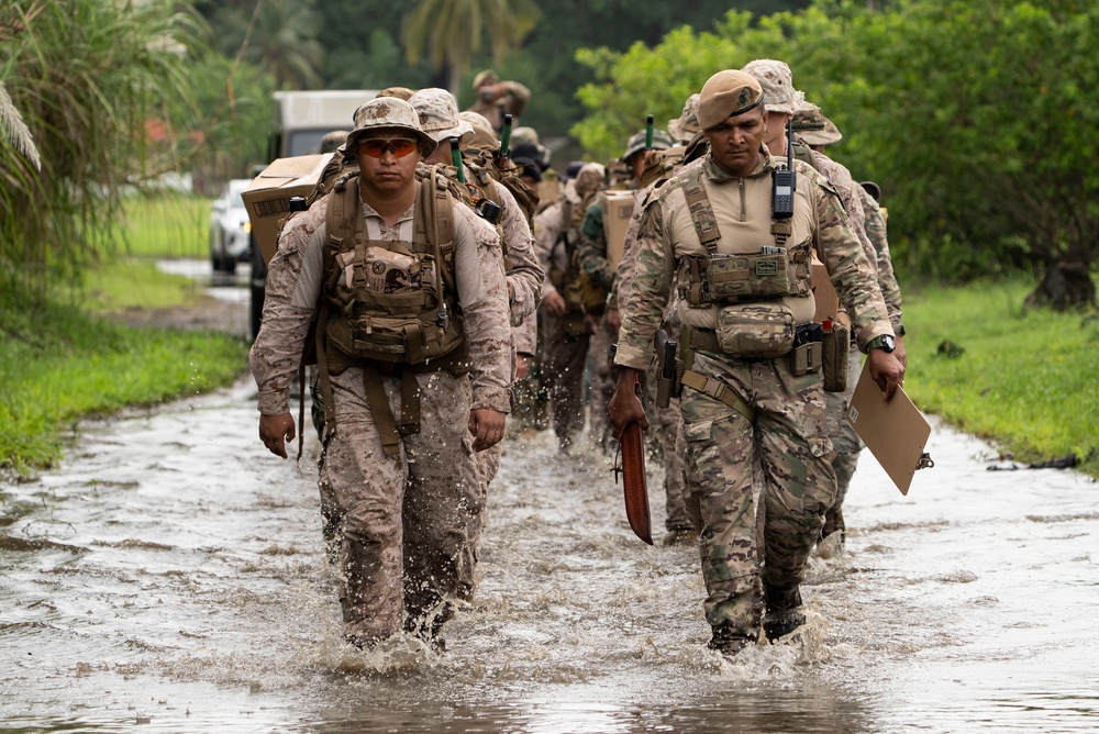 Panamanian and U.S. Forces conduct jungle orientation course