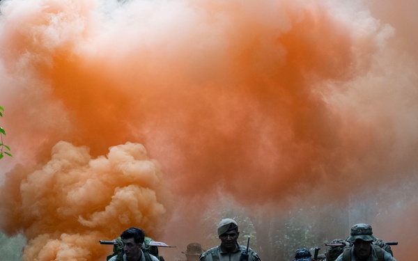 Panamanian and U.S. Forces conduct jungle orientation course