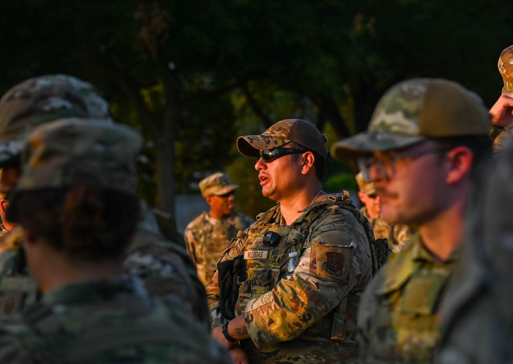 DC Air National Guardsman support DC Safe and Beautiful mission