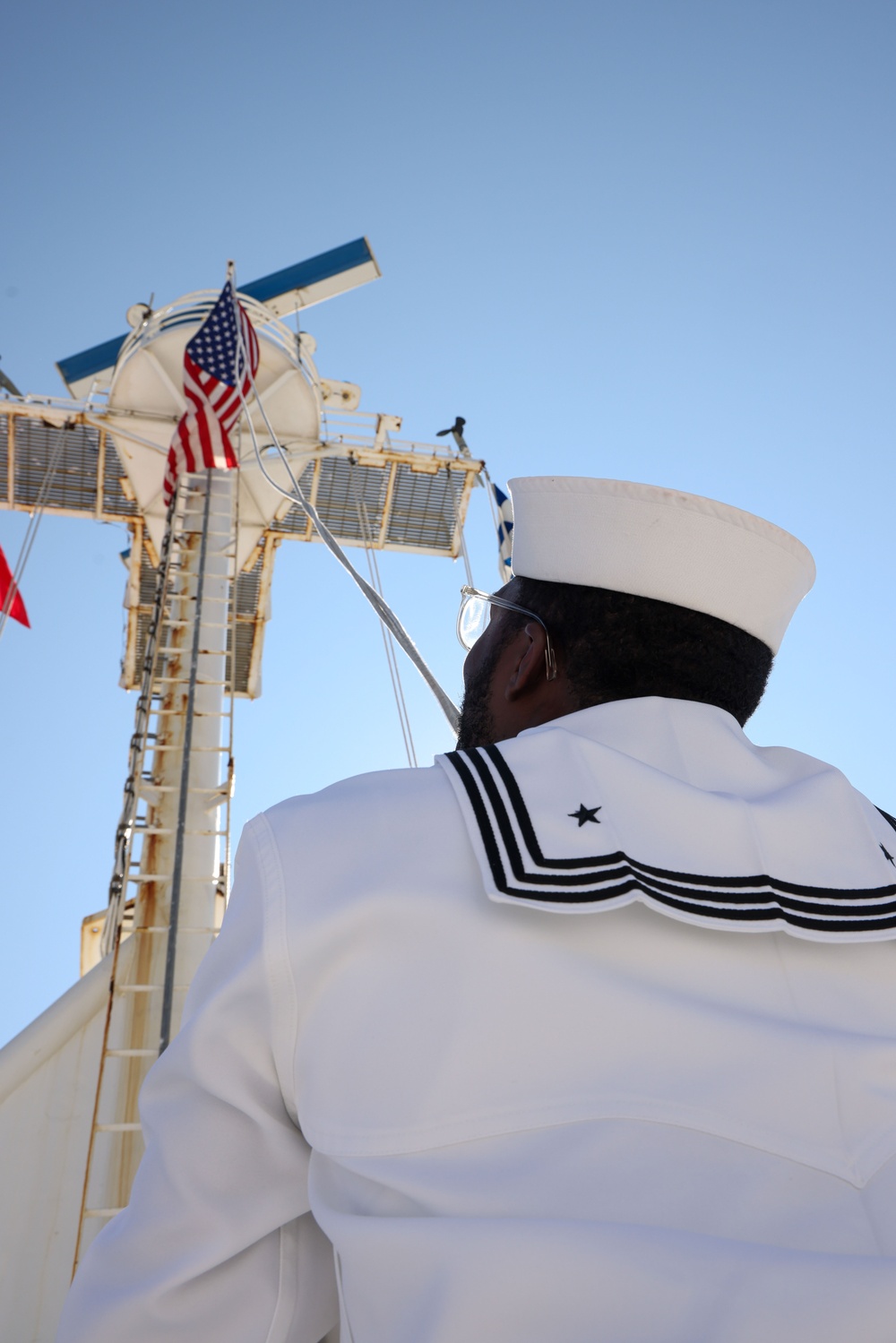 USNS Comfort Manning the Rails