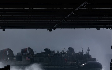 22nd MEU(SOC) | LCAC Onload Operations for Deployment