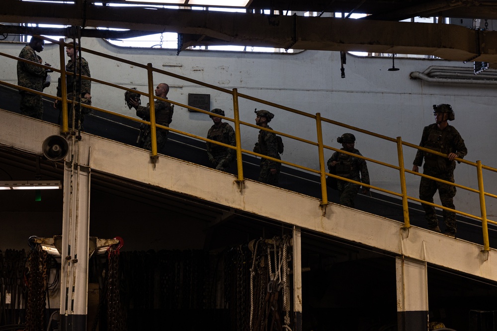 22nd MEU(SOC) | LCAC Onload Operations for Deployment