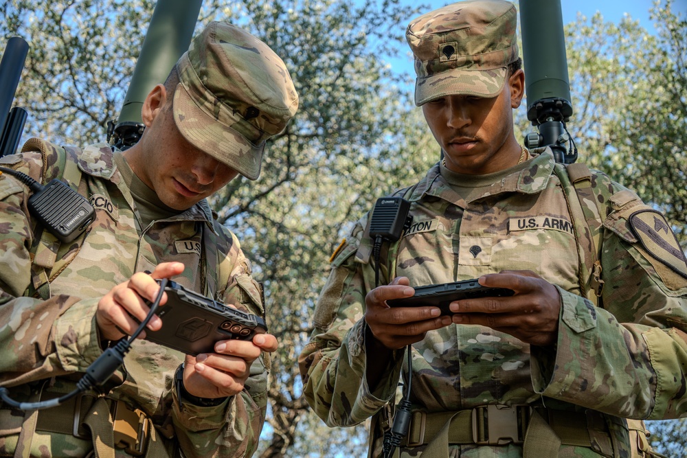 1st Cavalry Division tests terrestrial layer system manpack