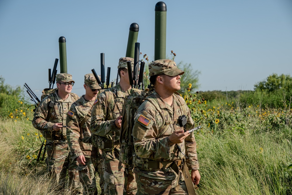 1st Cavalry Division tests terrestrial layer system manpack