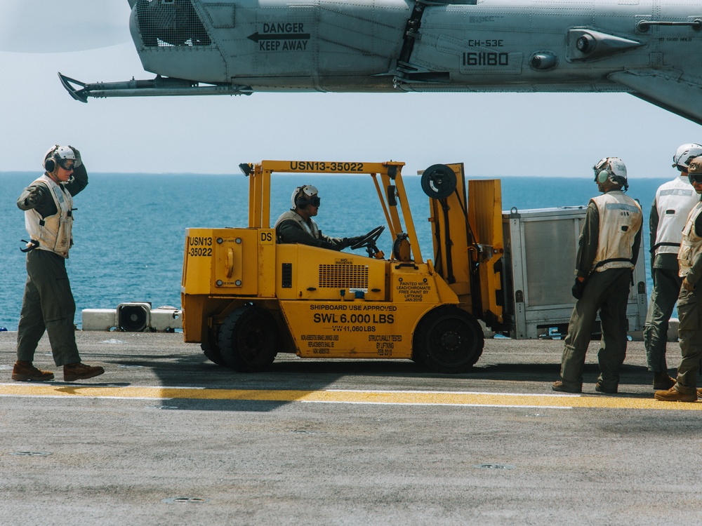 22nd MEU(SOC) | VMM-263 (REIN) Transports Cargo on USS Iwo Jima